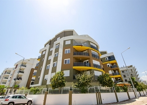 شقة 2 + 1 في مجمع بالقرب من نهر بواشاي أنطاليا