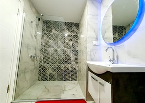 شقة انيقة -تصميم 1+2 - ضمن مجمع جديد - مهموتلار / الانيا 