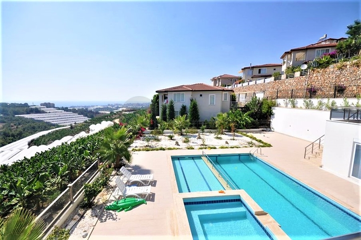 اطلالة بحر - فيلا مستقلة مع مسبح خاص - كارجي جاك / الانيا 