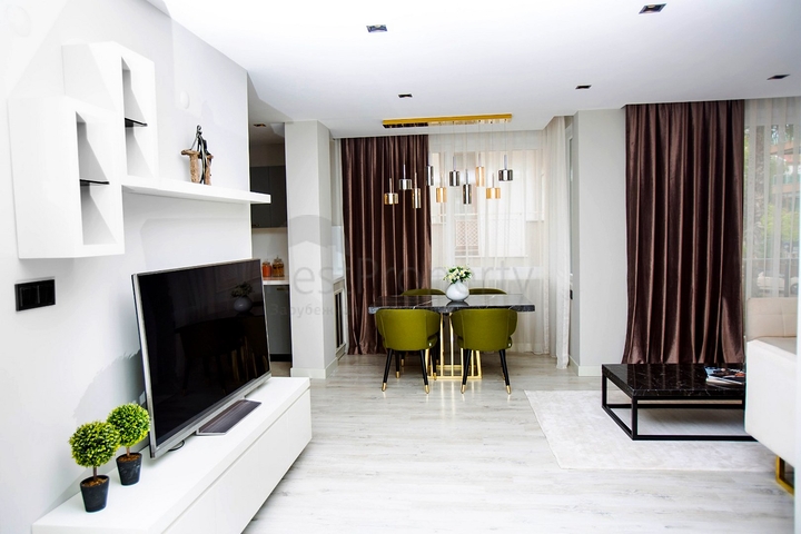 شقة 4 + 2 مجدده عالي الجودة في منطقة لارا