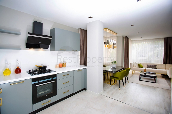 شقة 4 + 2 مجدده عالي الجودة في منطقة لارا