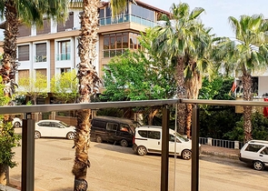 شقة 4 + 2 مجدده عالي الجودة في منطقة لارا