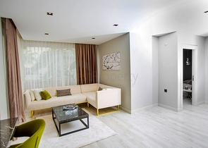 شقة 4 + 2 مجدده عالي الجودة في منطقة لارا