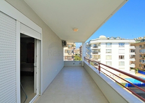 مناسبة للمستثمرين - شقة غرفة وصالة ضمن مجمع فاخر- في منطقة اوبا / الانيا 