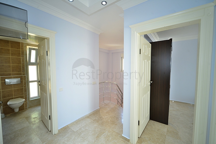 فيلا مستقلة مع مسبح خاص في مركز الانيا 