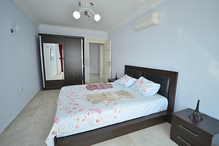 فيلا مستقلة مع مسبح خاص في مركز الانيا 