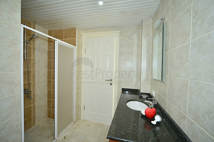 فيلا مستقلة مع مسبح خاص في مركز الانيا 