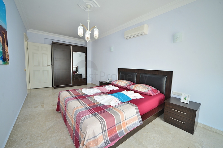 فيلا مستقلة مع مسبح خاص في مركز الانيا 