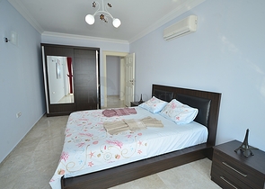 فيلا مستقلة مع مسبح خاص في مركز الانيا 