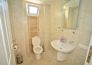 فيلا مستقلة مع مسبح خاص في مركز الانيا 