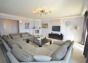 فيلا مستقلة مع مسبح خاص في مركز الانيا 