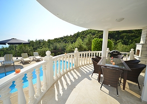 فيلا مستقلة مع مسبح خاص في مركز الانيا 