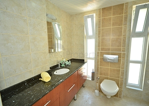 فيلا مستقلة مع مسبح خاص في مركز الانيا 