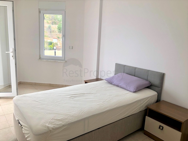 فيلا مستقلة -مسبح خاص - 5 غرف وصالة - مركز الانيا