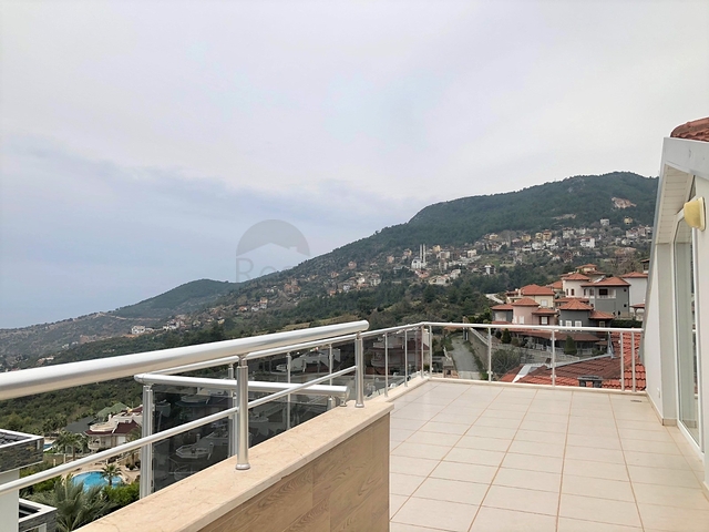 فيلا مستقلة -مسبح خاص - 5 غرف وصالة - مركز الانيا