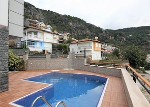 فيلا مستقلة -مسبح خاص - 5 غرف وصالة - مركز الانيا