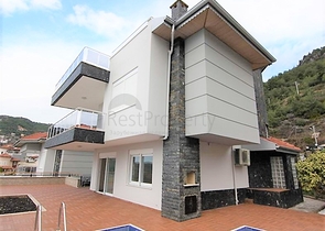 فيلا مستقلة -مسبح خاص - 5 غرف وصالة - مركز الانيا