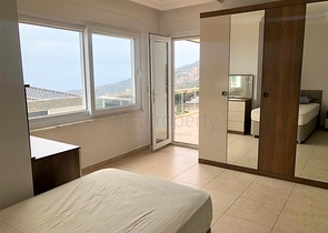 فيلا مستقلة -مسبح خاص - 5 غرف وصالة - مركز الانيا