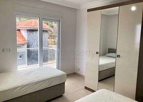 فيلا مستقلة -مسبح خاص - 5 غرف وصالة - مركز الانيا