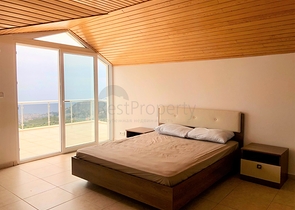 فيلا مستقلة -مسبح خاص - 5 غرف وصالة - مركز الانيا