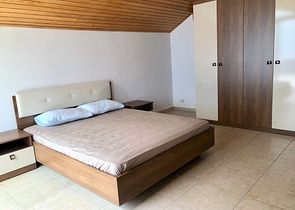 فيلا مستقلة -مسبح خاص - 5 غرف وصالة - مركز الانيا