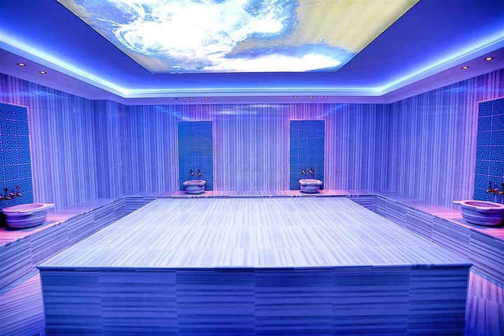 مجمع بخدمات ممتازة - شقة غرفة وصالة مفروشة - في منطقة توسمور/ الانيا 