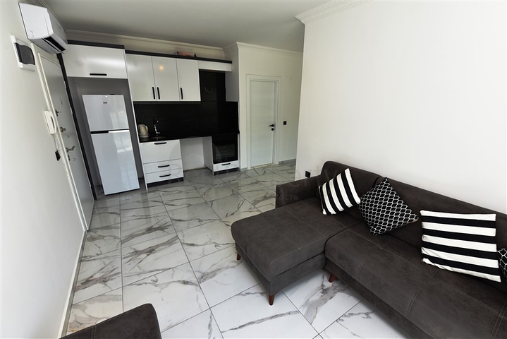 سعر مناسب - شقة غرفة وصالة مفروشة -ضمن مجمع حديث -افسلار / الانيا 