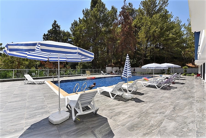 سعر مناسب - شقة غرفة وصالة مفروشة -ضمن مجمع حديث -افسلار / الانيا 