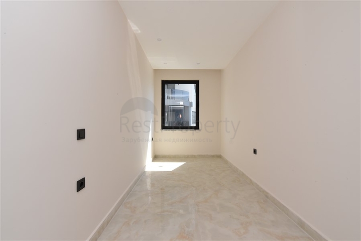 شقة ضمن مجمع حديث - تصميم 1+2 - مطبخ منفصل- مركز الانيا 