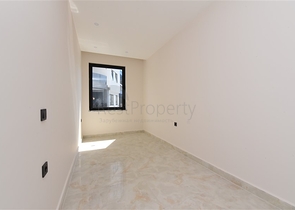 شقة ضمن مجمع حديث - تصميم 1+2 - مطبخ منفصل- مركز الانيا 