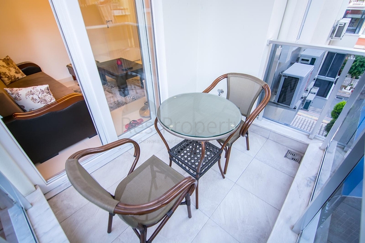 في مركز الانيا - بعيدة 150 متر عن البحر - شقة 1+1- مناسبة للاستثمار 