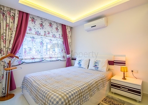 في مركز الانيا - بعيدة 150 متر عن البحر - شقة 1+1- مناسبة للاستثمار 