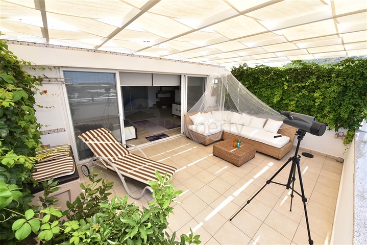 دوبلكس انيقة - اطلالة مفتوحة - اثاث فاخر - في منطقة كوناكلي / الانيا 