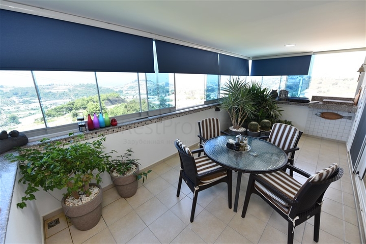 دوبلكس انيقة - اطلالة مفتوحة - اثاث فاخر - في منطقة كوناكلي / الانيا 