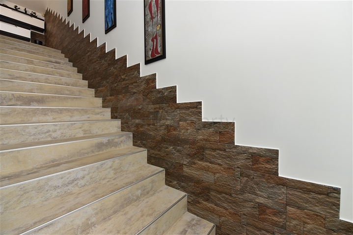 دوبلكس انيقة - اطلالة مفتوحة - اثاث فاخر - في منطقة كوناكلي / الانيا 