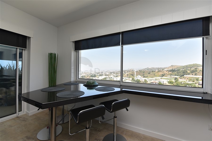 دوبلكس انيقة - اطلالة مفتوحة - اثاث فاخر - في منطقة كوناكلي / الانيا 