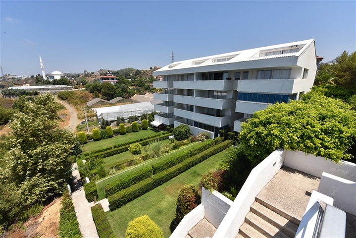 دوبلكس انيقة - اطلالة مفتوحة - اثاث فاخر - في منطقة كوناكلي / الانيا 