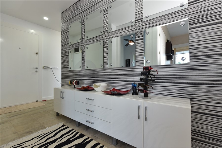 دوبلكس انيقة - اطلالة مفتوحة - اثاث فاخر - في منطقة كوناكلي / الانيا 