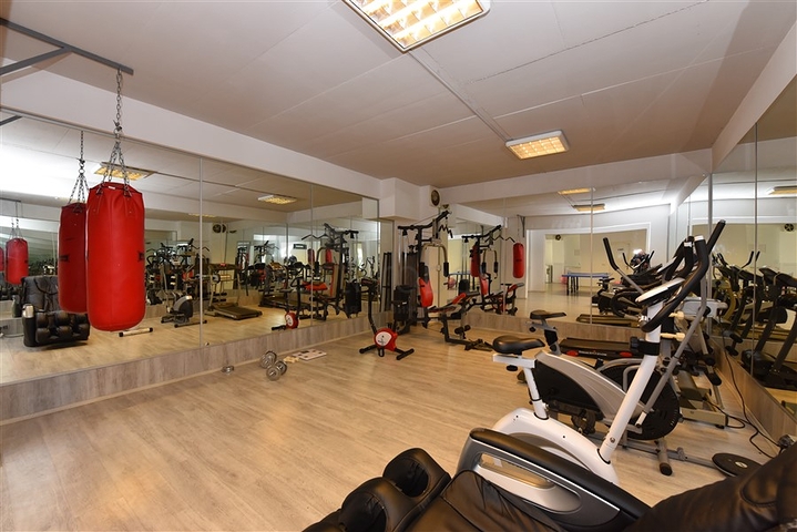 دوبلكس انيقة - اطلالة مفتوحة - اثاث فاخر - في منطقة كوناكلي / الانيا 