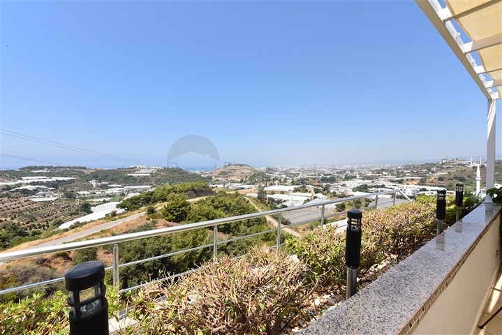 دوبلكس انيقة - اطلالة مفتوحة - اثاث فاخر - في منطقة كوناكلي / الانيا 