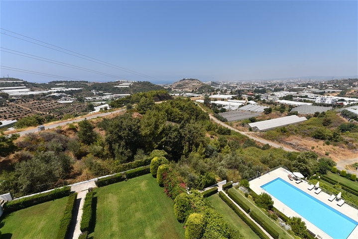 دوبلكس انيقة - اطلالة مفتوحة - اثاث فاخر - في منطقة كوناكلي / الانيا 