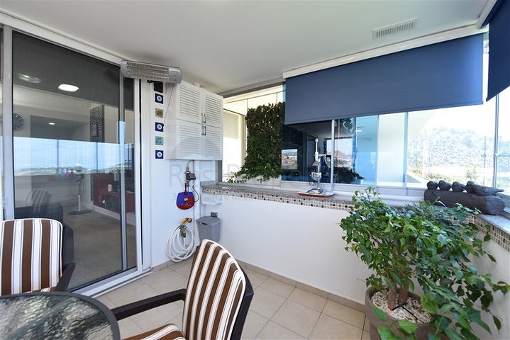 دوبلكس انيقة - اطلالة مفتوحة - اثاث فاخر - في منطقة كوناكلي / الانيا 