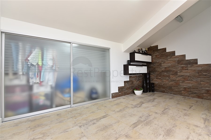 دوبلكس انيقة - اطلالة مفتوحة - اثاث فاخر - في منطقة كوناكلي / الانيا 