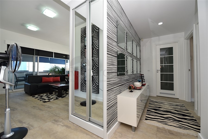 دوبلكس انيقة - اطلالة مفتوحة - اثاث فاخر - في منطقة كوناكلي / الانيا 