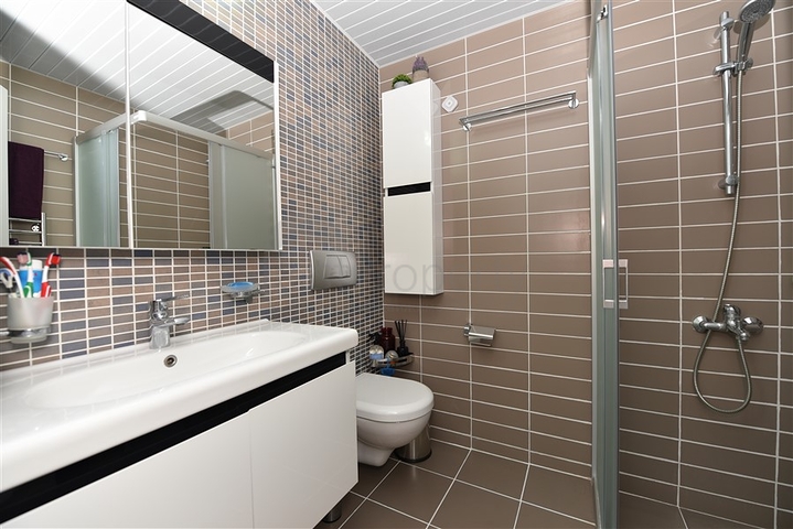 دوبلكس انيقة - اطلالة مفتوحة - اثاث فاخر - في منطقة كوناكلي / الانيا 