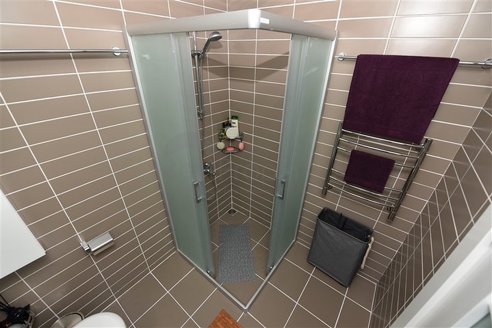 دوبلكس انيقة - اطلالة مفتوحة - اثاث فاخر - في منطقة كوناكلي / الانيا 