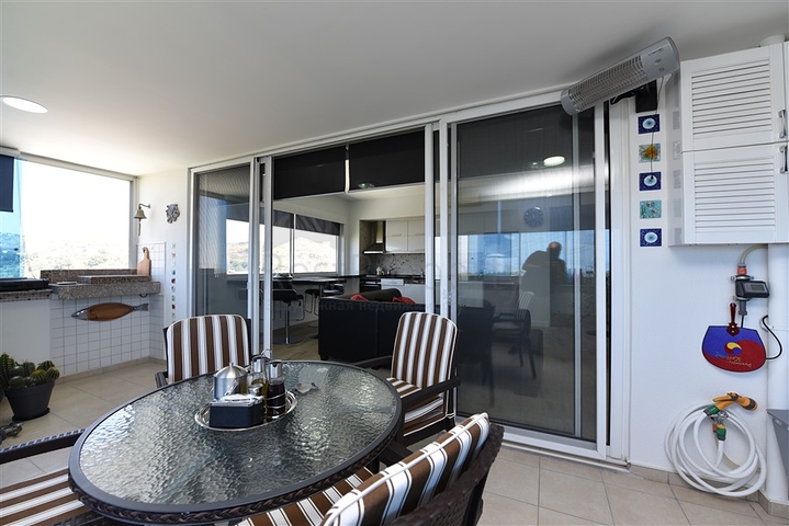 دوبلكس انيقة - اطلالة مفتوحة - اثاث فاخر - في منطقة كوناكلي / الانيا 