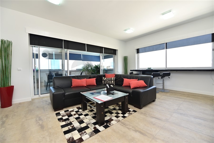 دوبلكس انيقة - اطلالة مفتوحة - اثاث فاخر - في منطقة كوناكلي / الانيا 