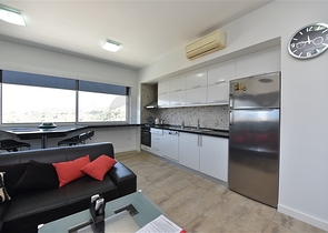 دوبلكس انيقة - اطلالة مفتوحة - اثاث فاخر - في منطقة كوناكلي / الانيا 