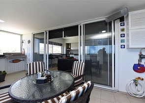 دوبلكس انيقة - اطلالة مفتوحة - اثاث فاخر - في منطقة كوناكلي / الانيا 